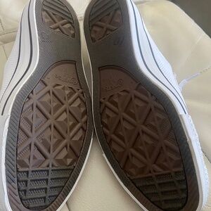 Women’s converse white shoes